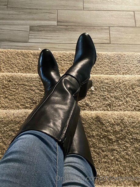 dark nipples onlyfans free nude images