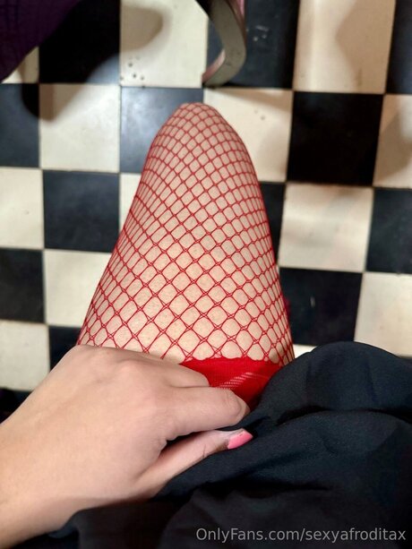 Sexyafroditax nude actress image