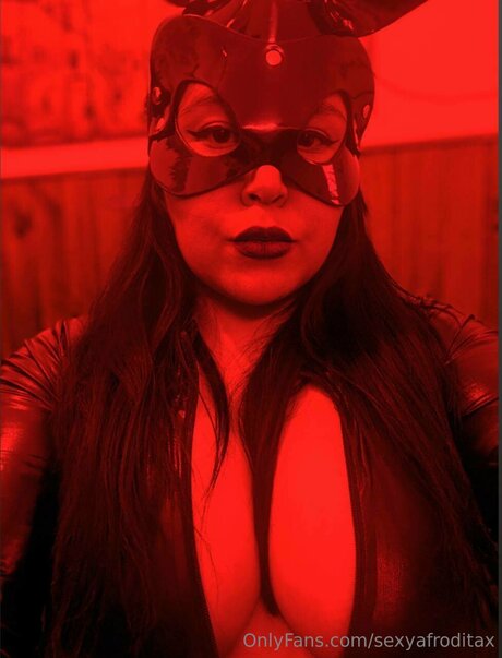 Sexyafroditax sex model pic