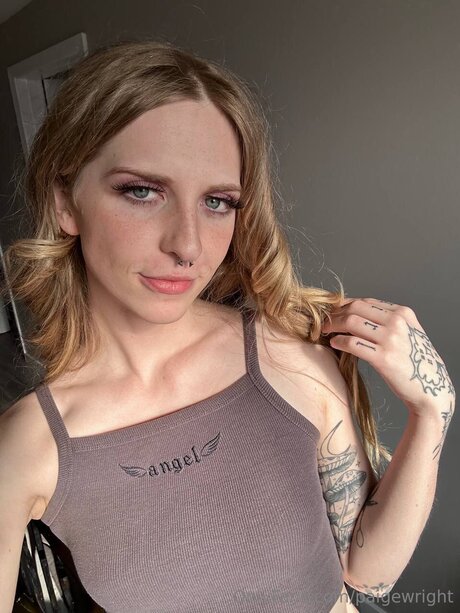 Paigewright sexy actress img