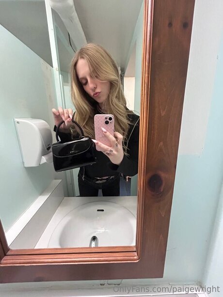 Paigewright star erotic galleries