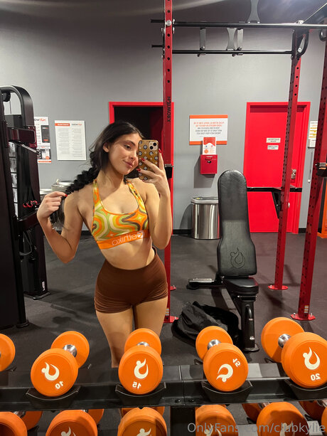 Clubkylie hd model pic