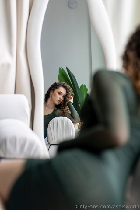 Bbydollonthego model nude image