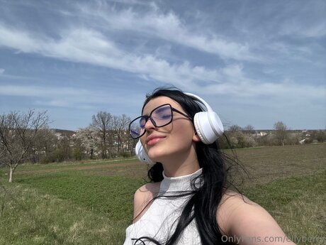 Ellyberry star adult photo