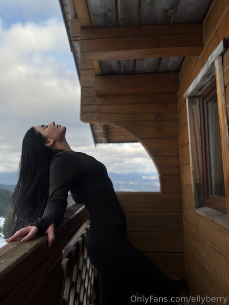 Ellyberry porn star pictures