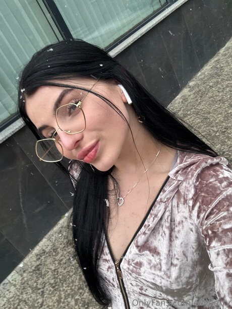 Ellyberry perfect pornstar pictures