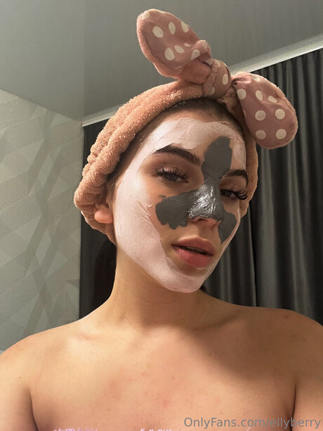 Ellyberry pornstar xxx image