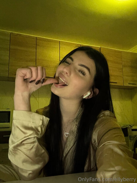 Ellyberry pornstar perfect image