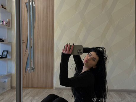 Ellyberry xxx star pics