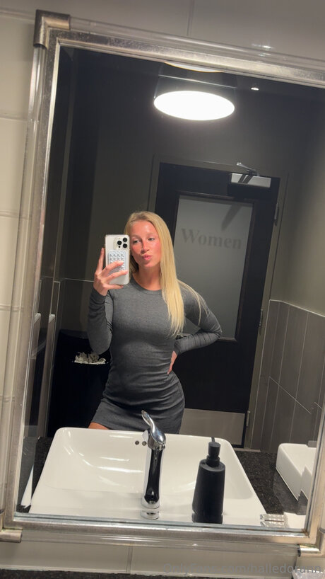 Halledorann pretty pornstar photos