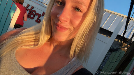 Halledorann model adult pic