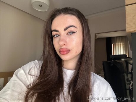 Judy Evans hot model pictures