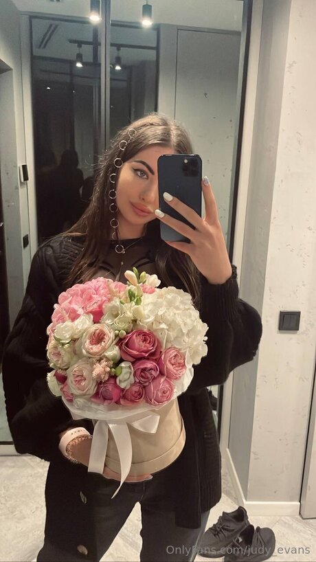 extreme onlyfans pretty image