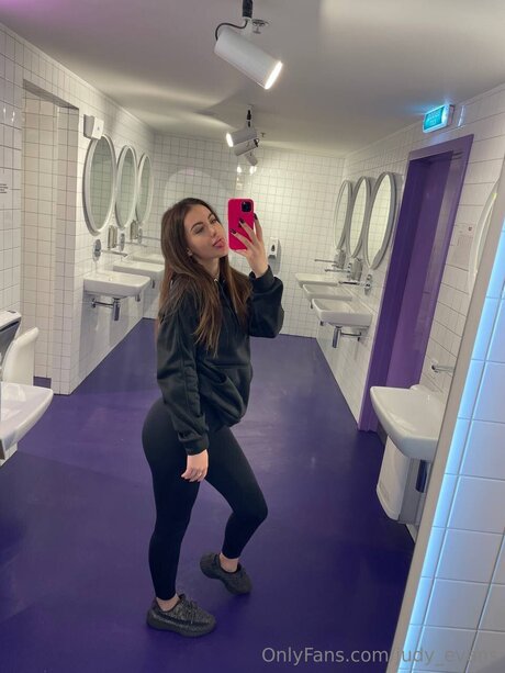 Judy Evans sex model pictures