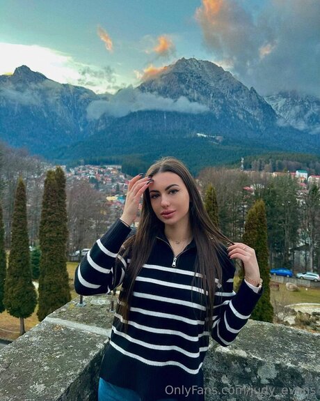 Judy Evans beautiful model pics