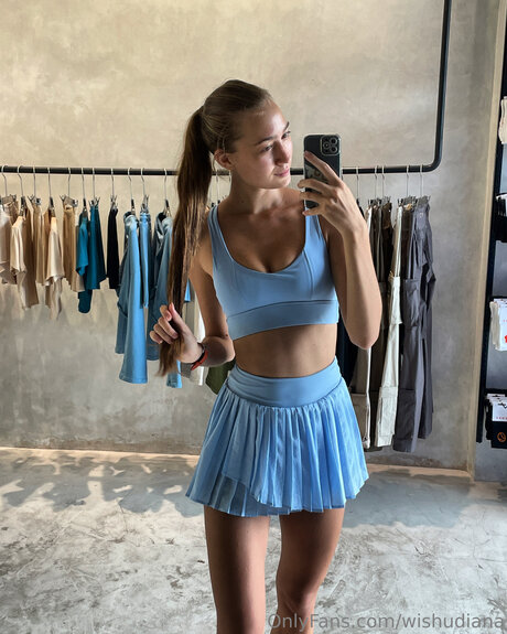 Wishudiana nude model picture