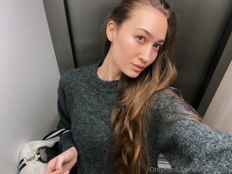 Wishudiana high quality actress photo