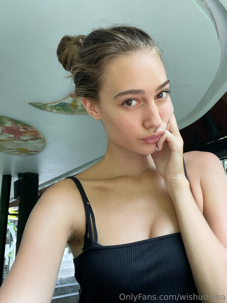 Wishudiana pretty model img