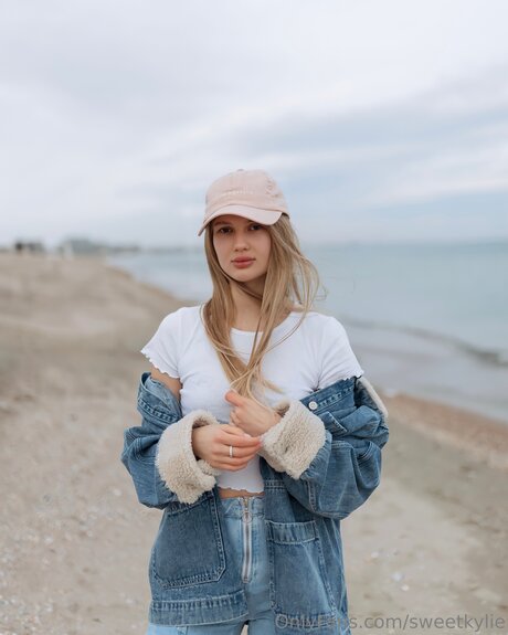 Sweetkylie art model picture