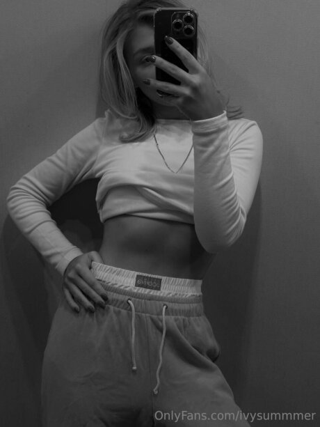 Ivysummmer model pic