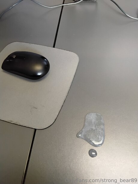 Strong Bear89 sexy actress photos