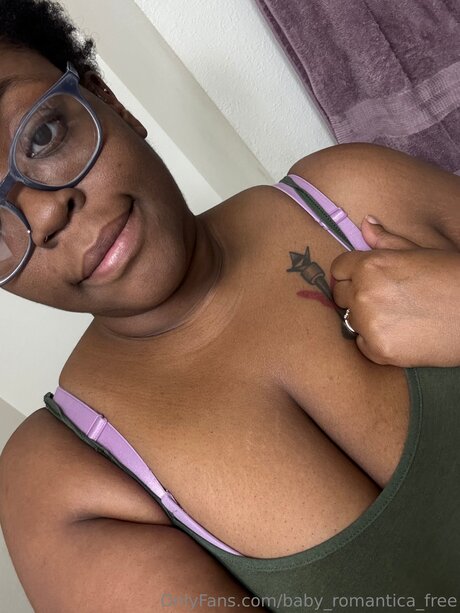 Baby Romantica Free high quality star pics