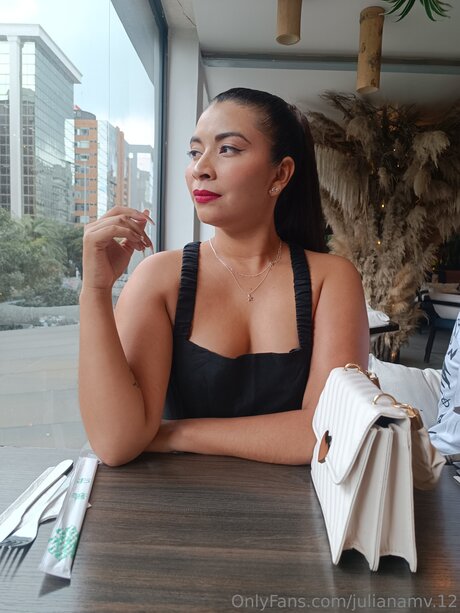 Julianamv 12 model hot photo
