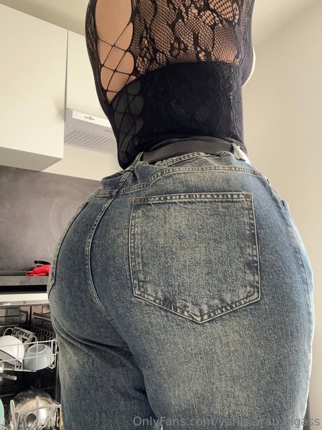 Yanis Arab Bigass pornstar xxx image