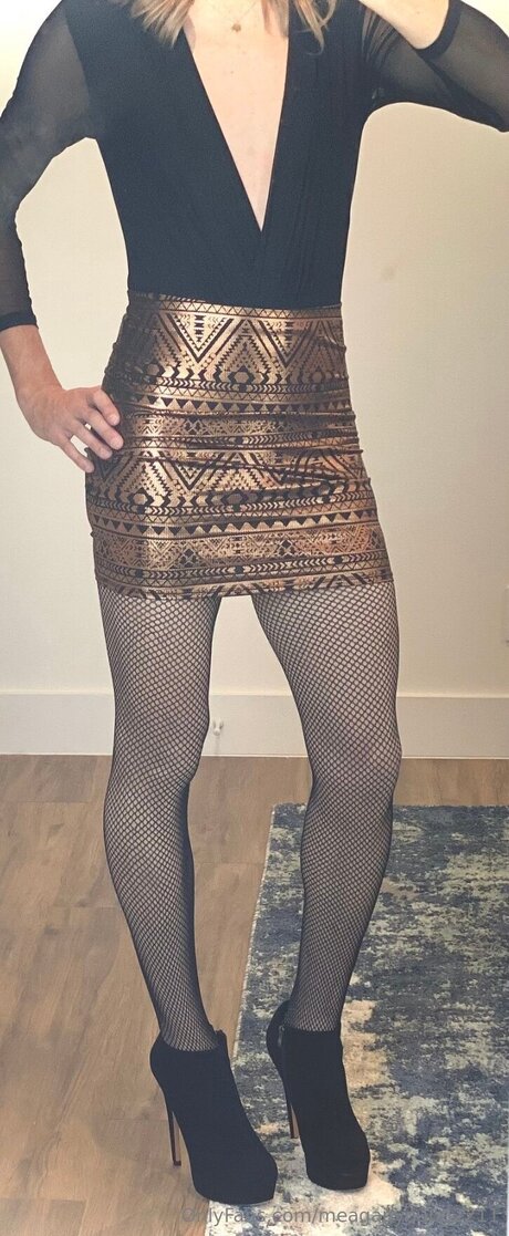 Meaganyoung2211 star photo