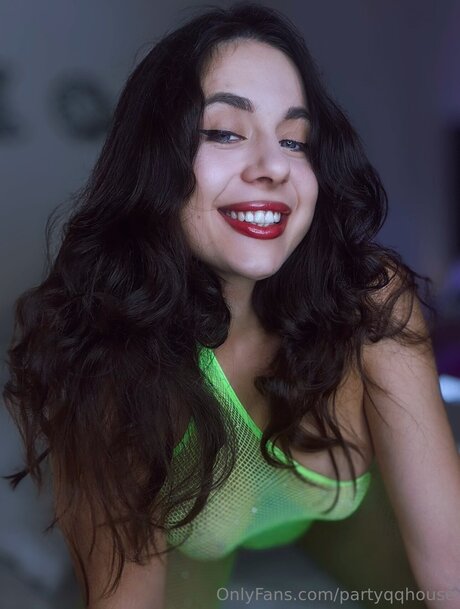 Partyqqhouse pornstar top pic
