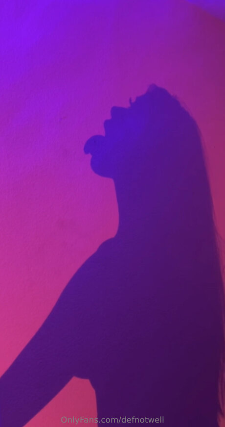 Defnotwell model adult images