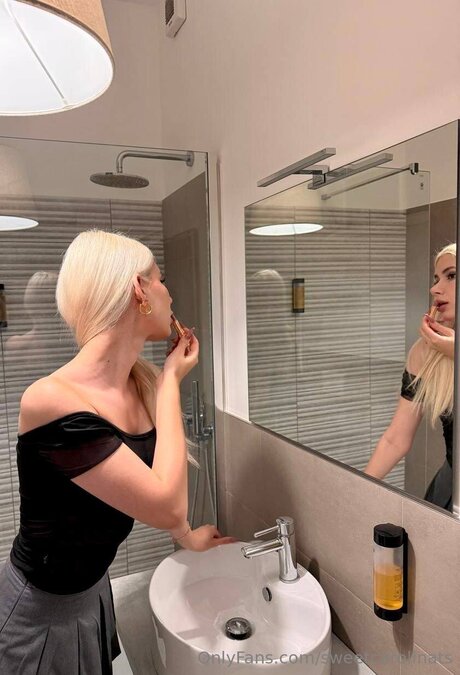 Sweetcarolinats nude pornstar galleries