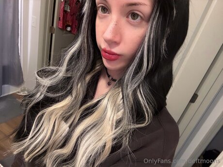 Deftmoons sex model archive