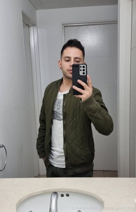 Exequiel Ponz Free star nude pic