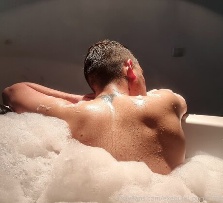 Exequiel Ponz Free model best pictures