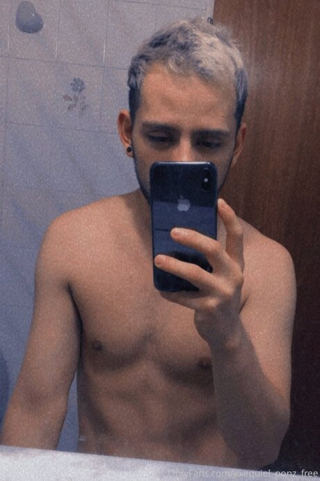 Exequiel Ponz Free star art pictures