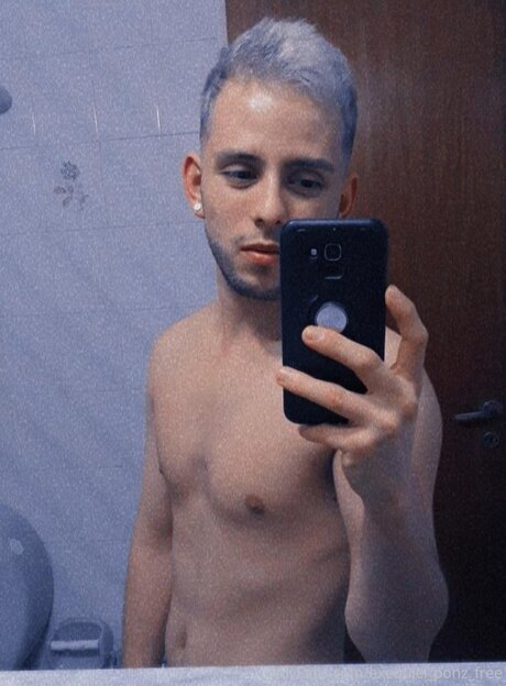 Exequiel Ponz Free model free pics