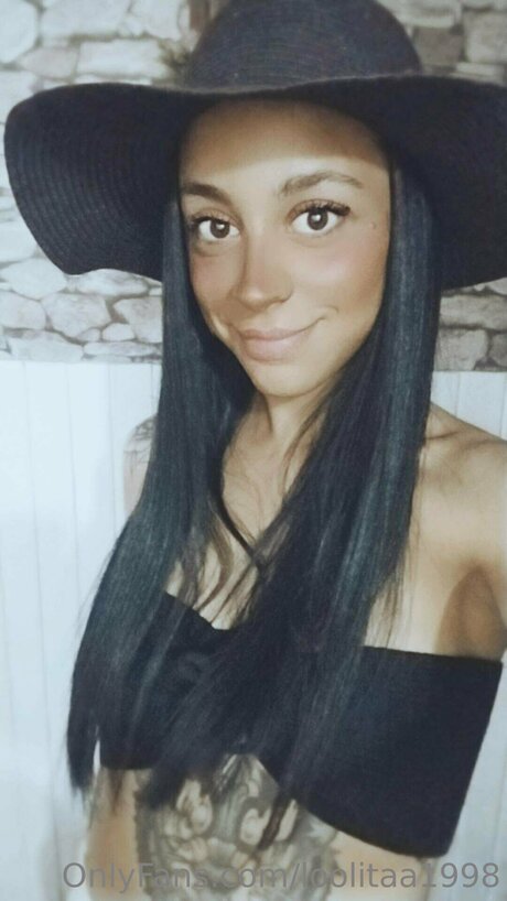 Loolitaa1998 hot model pic