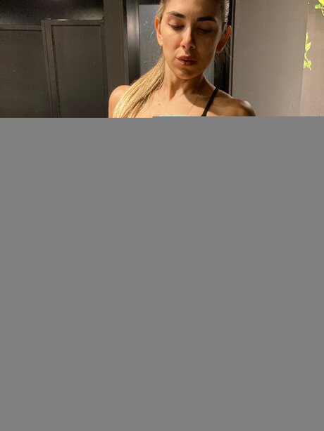 Anargentiniangirlone model nude pic