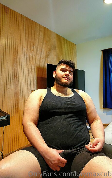 Baymaxcub naked model pic