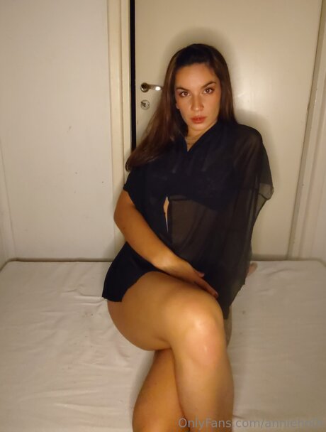 Annieho0t nude pornstar archive