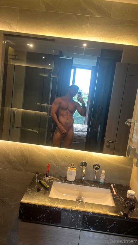 Jakewinterr adult star img