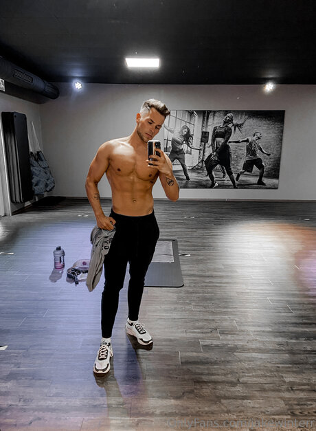 Jakewinterr naked model img