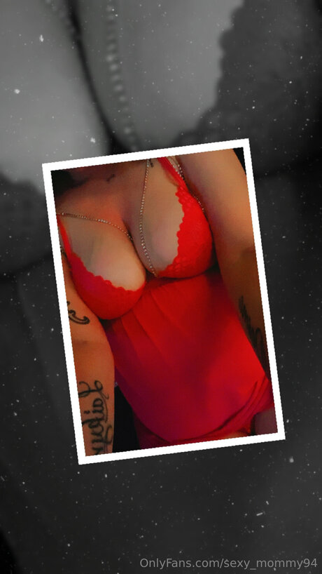 Sexy Mommy94 pornstar sexy pictures