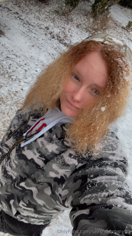 Sexy Mommy94 pornstar nude pic