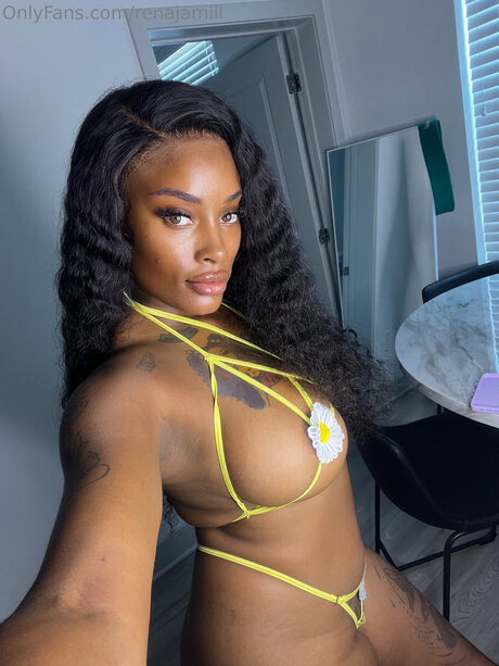 Yourfavgirlrw erotic model image