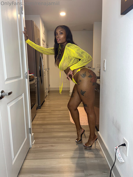 Yourfavgirlrw hot model photo