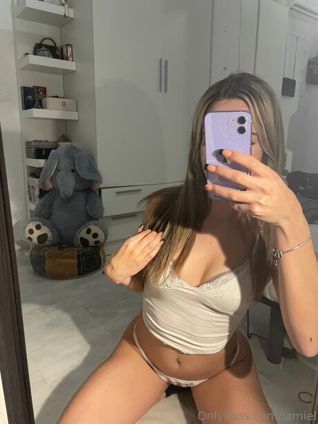 Iamiel naked star pic