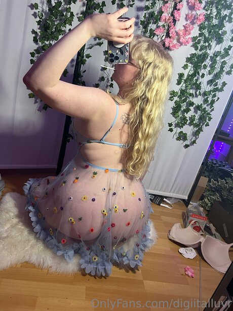 Urfavegirluwu high quality star pic