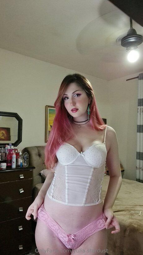 Yulia Stardust sex model image